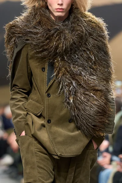 Look 2